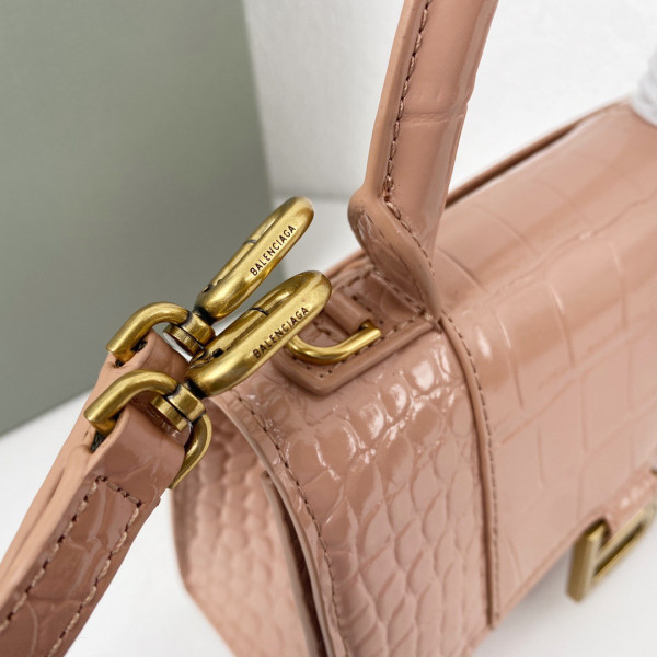 Ba*len*cia*ga hourglass