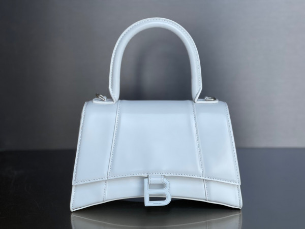 Ba*len*cia*ga hourglass