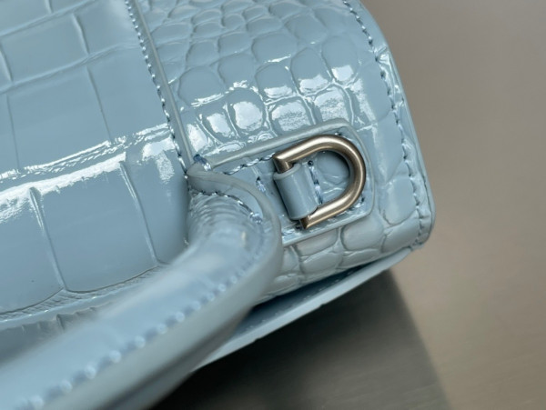 Ba*len*cia*ga hourglass