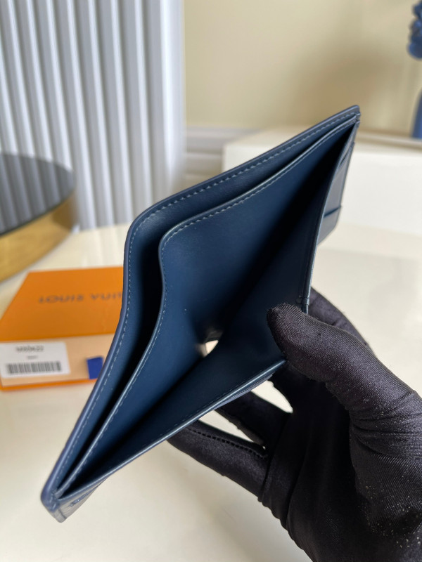 l0*is V*t0n multiple wallet