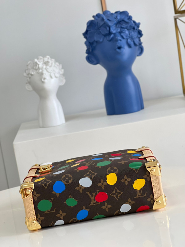 l0*is V*t0n side trunk mm