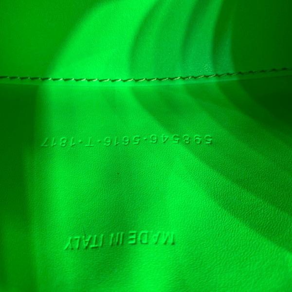 Ba*len*cia*ga hourglass