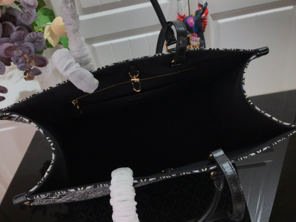 l0*is V*t0n since 1854 onthego gm