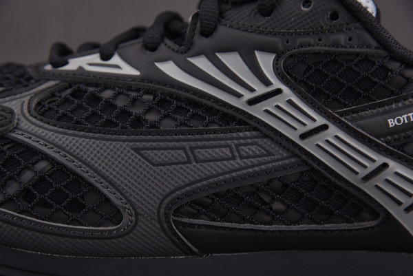 bo*te*ga Ve*ne*ta sneakers