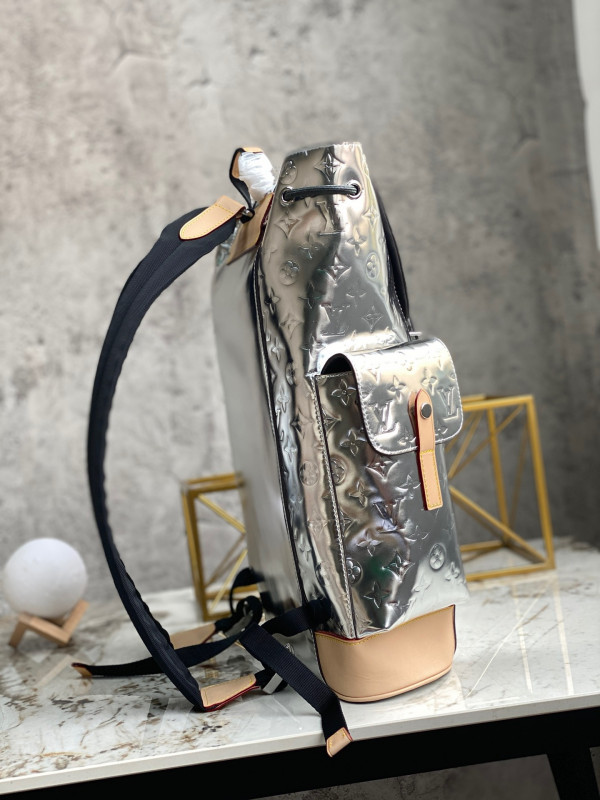 l0*is V*t0n christopher backpack pm