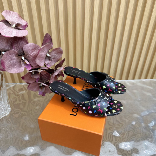 l0*is V*t0n slippers