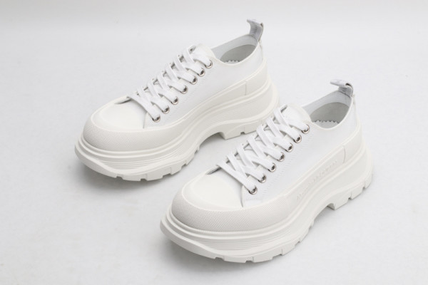 ale*d*r M*Q*en tread slick lace up