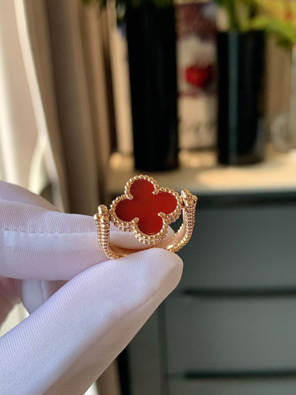 V*N CL*F & arpels  perlée reversible ring