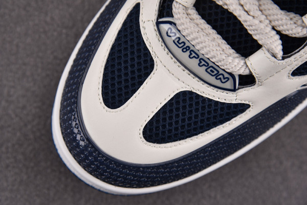 l0*is V*t0n sneakers