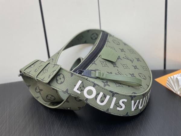 l0*is V*t0n moon crossbody