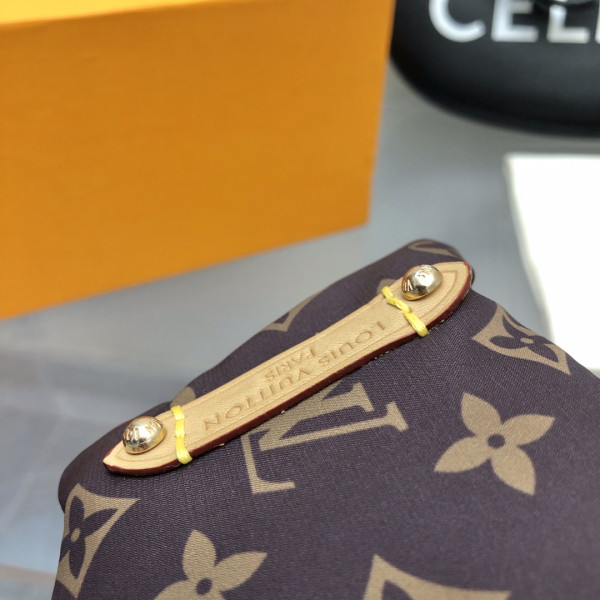 l0*is V*t0n pool pillow comfort mule