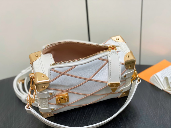 l0*is V*t0n side trunk pm-18*12.5*8cm