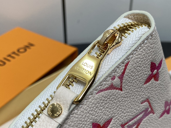 l0*is V*t0n zippy wallet-10*20*2 cm