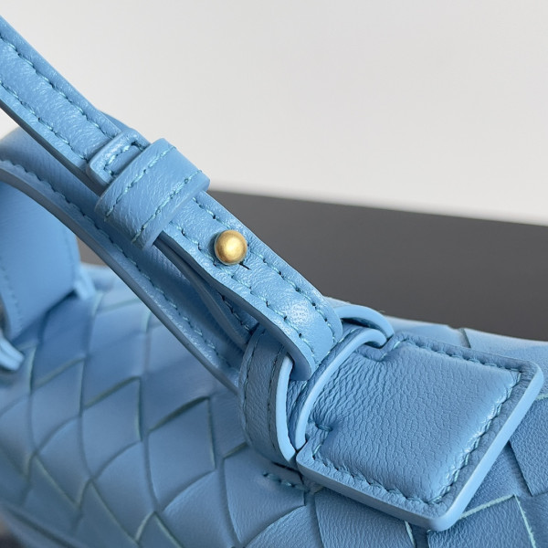 bo*te*ga Ve*ne*ta  vanity case crossbody bag