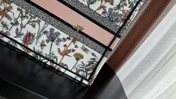 MEDIUM DIRO BOOK TOTE-36*18*28CM