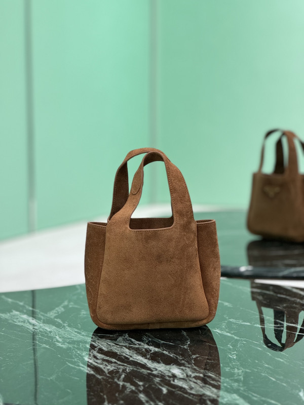 Pra*a woolen bucket bag-18*15.5*10cm