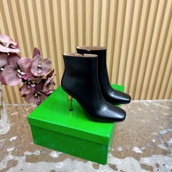 bo*te*ga Ve*ne*ta  knot ankle boot