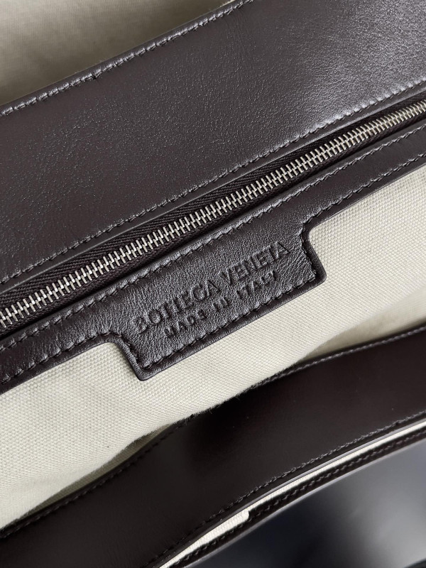 bo*te*ga Ve*ne*ta arco tote