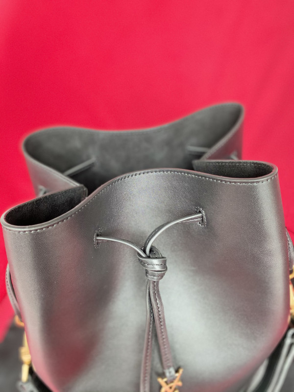 Y*L paris vii pochon in lambskin