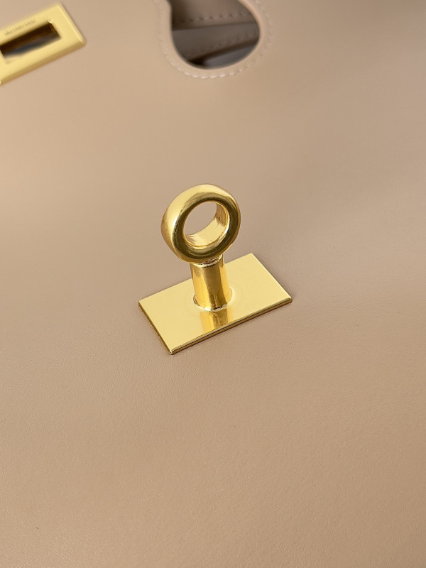 Ba*len*cia*ga bel air medium carry all bag