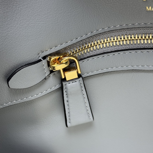 Pra*a doux medium leather shoulder bag-29*16*9.5cm