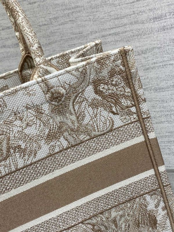 MEDIUM DIRO BOOK TOTE-36.5X27.5X16.5CM