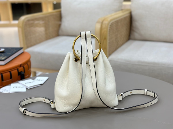 Chloe bracelet backpack in grained leather- 22*20*10.5cm