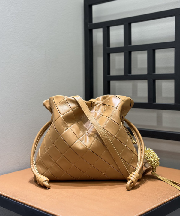 Lowee Flamenco purse - 30*24.5*10cm