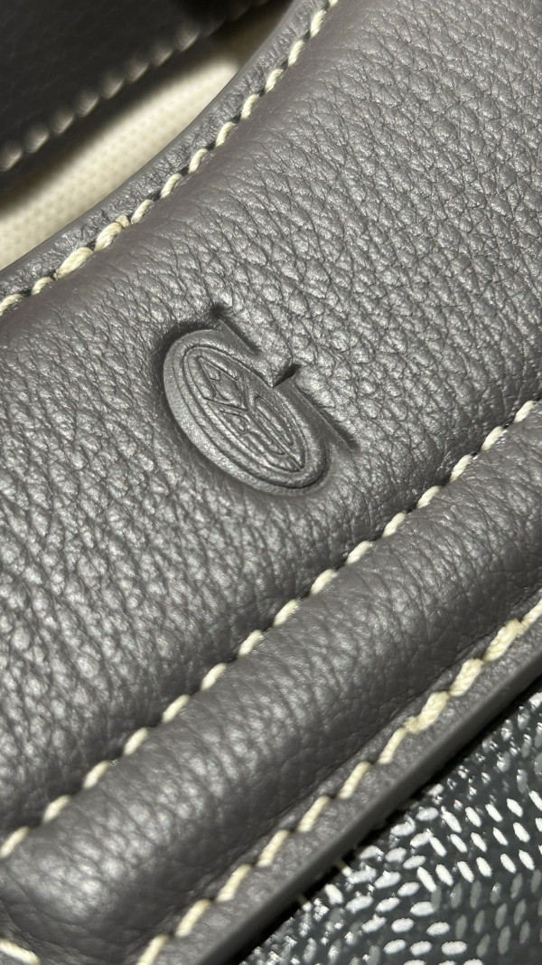 Go*ard beluga  - 23×18.5×8cm