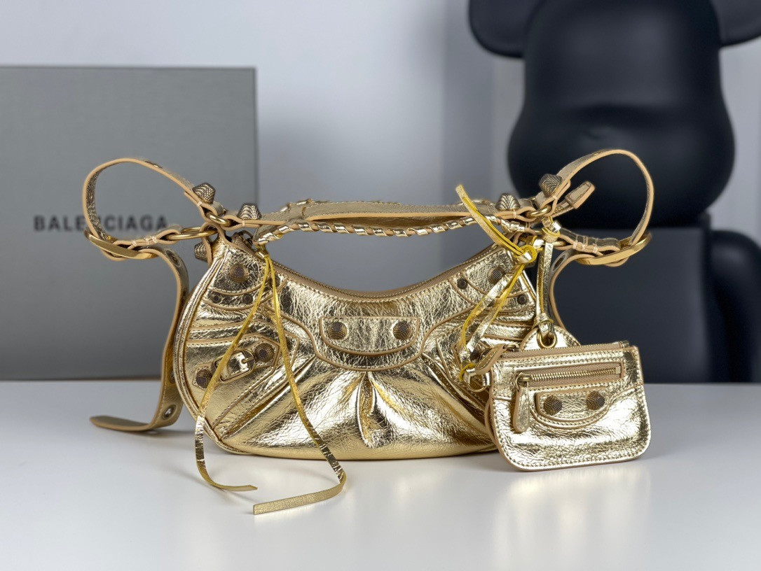 Ba*len*cia*ga women's le cagole xs shoulder bag