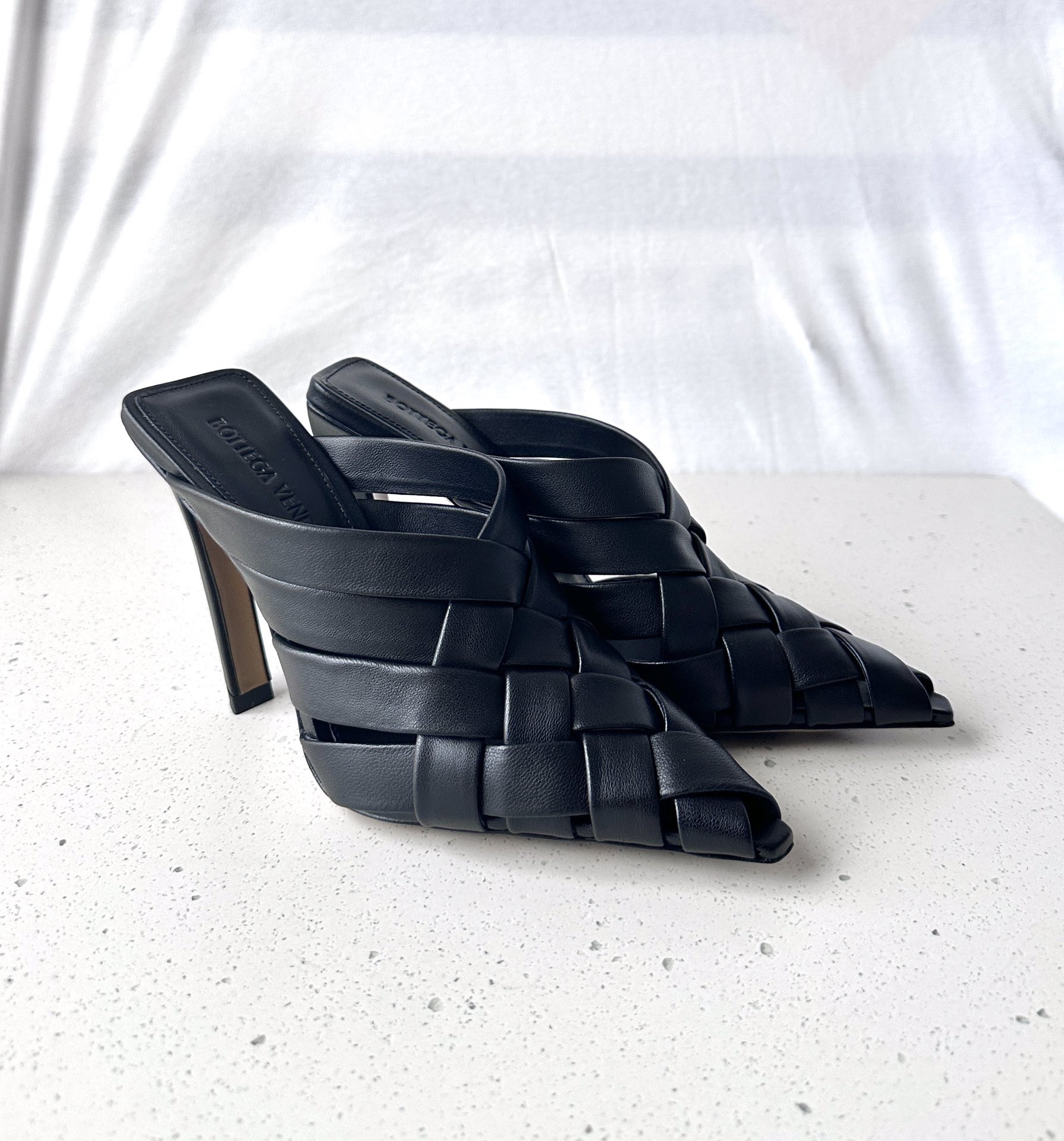 bo*te*ga Ve*ne*ta alfie mule