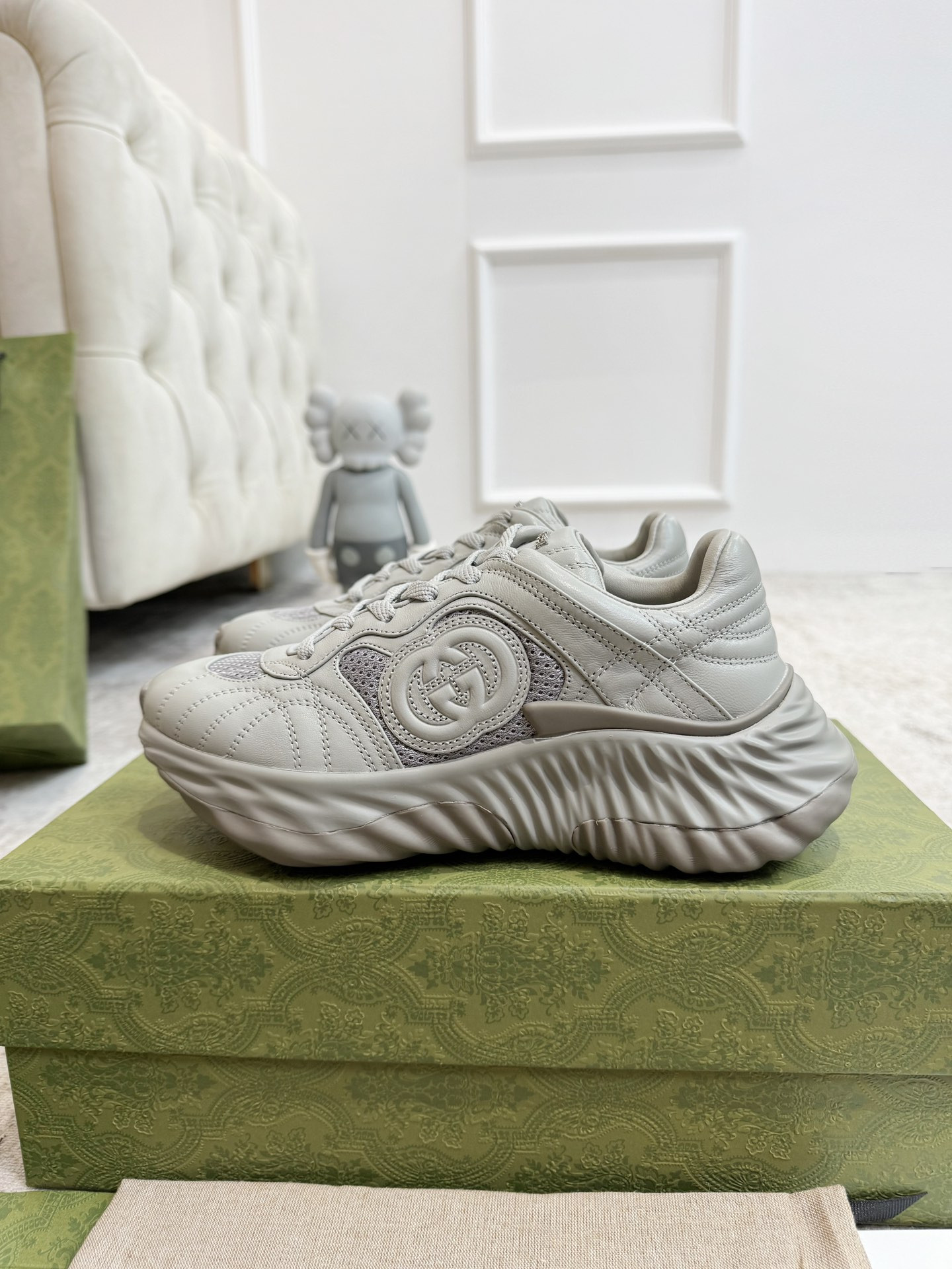 G*u*i ripple sneaker