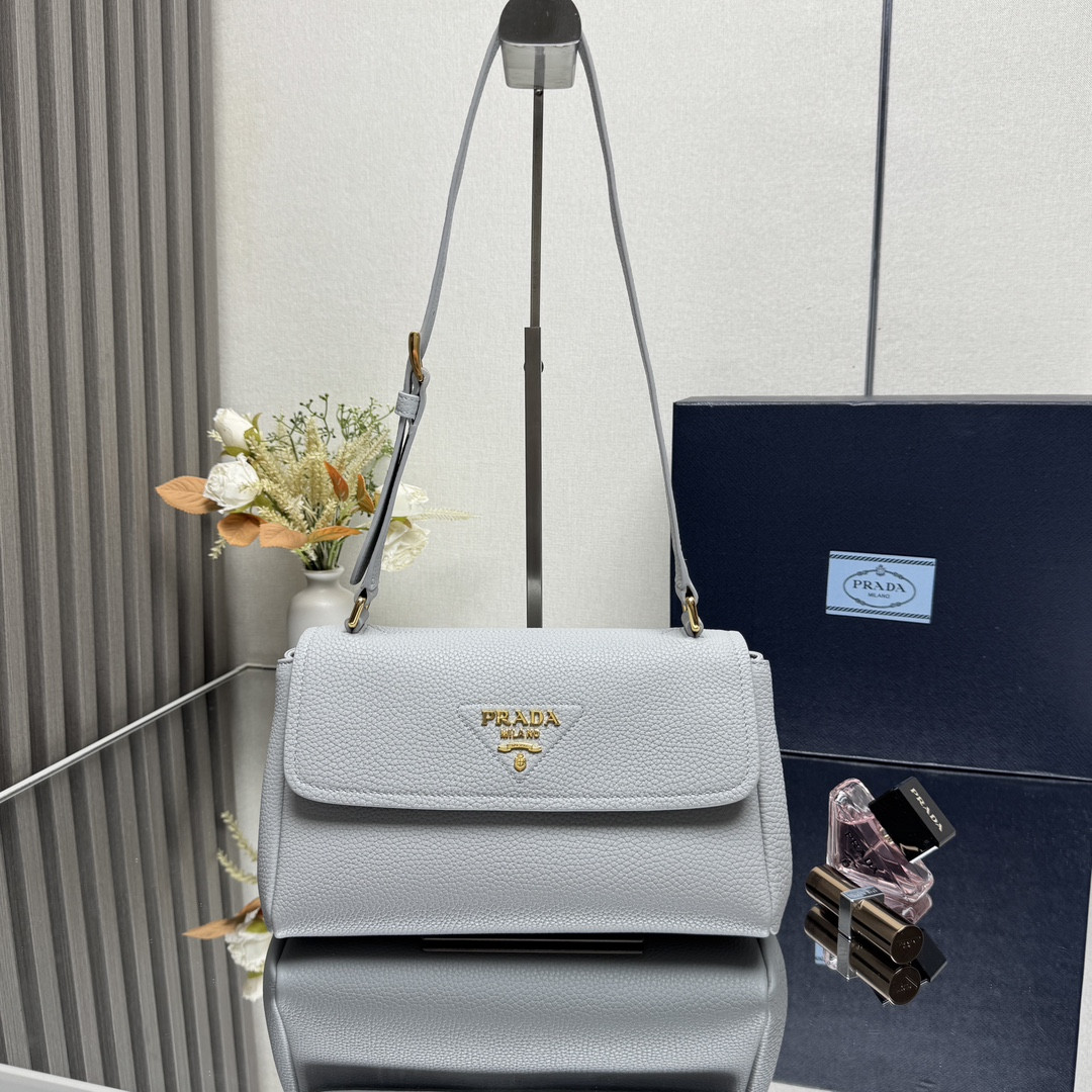 Pra*a small leather shoulder bag-26*14*9.5cm